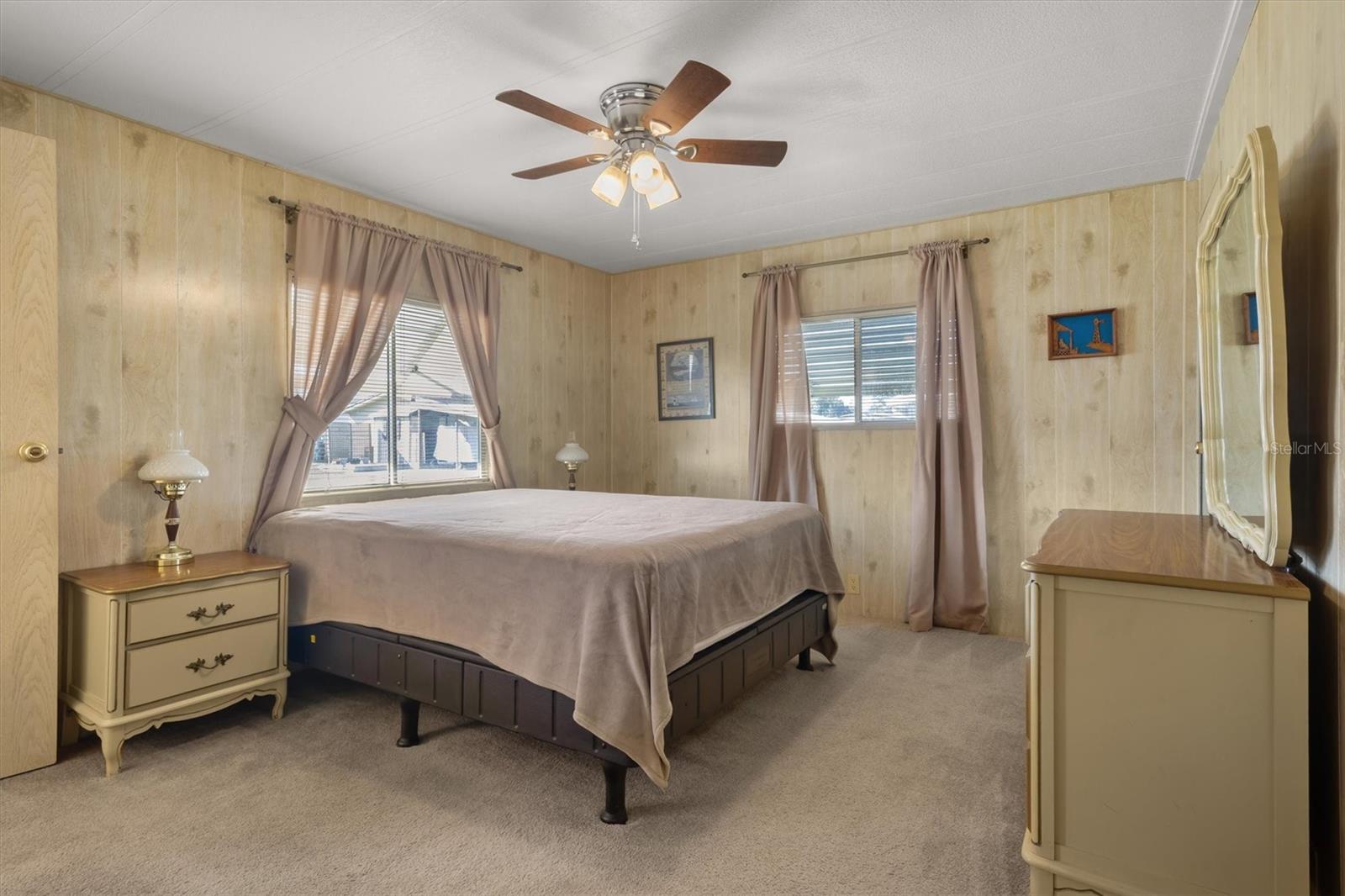 Image 9 of 34 For 6721 Canterbury Drive Ne