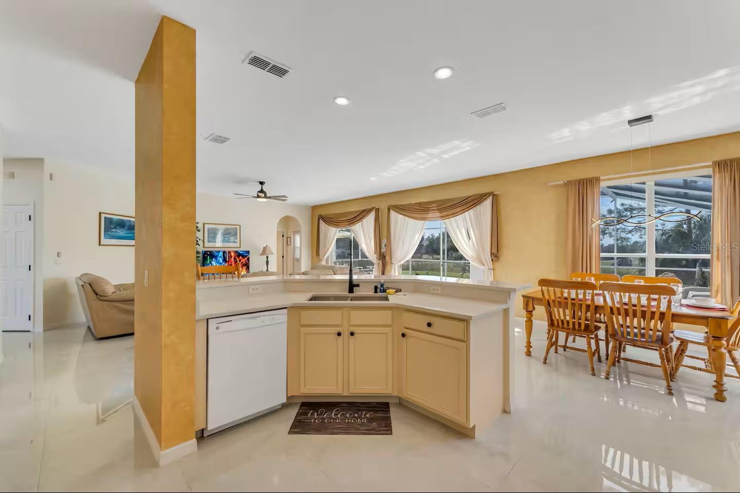 Image 11 of 45 For 127 Hampton Drive