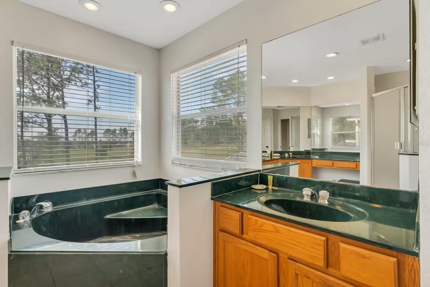 Image 19 of 45 For 127 Hampton Drive