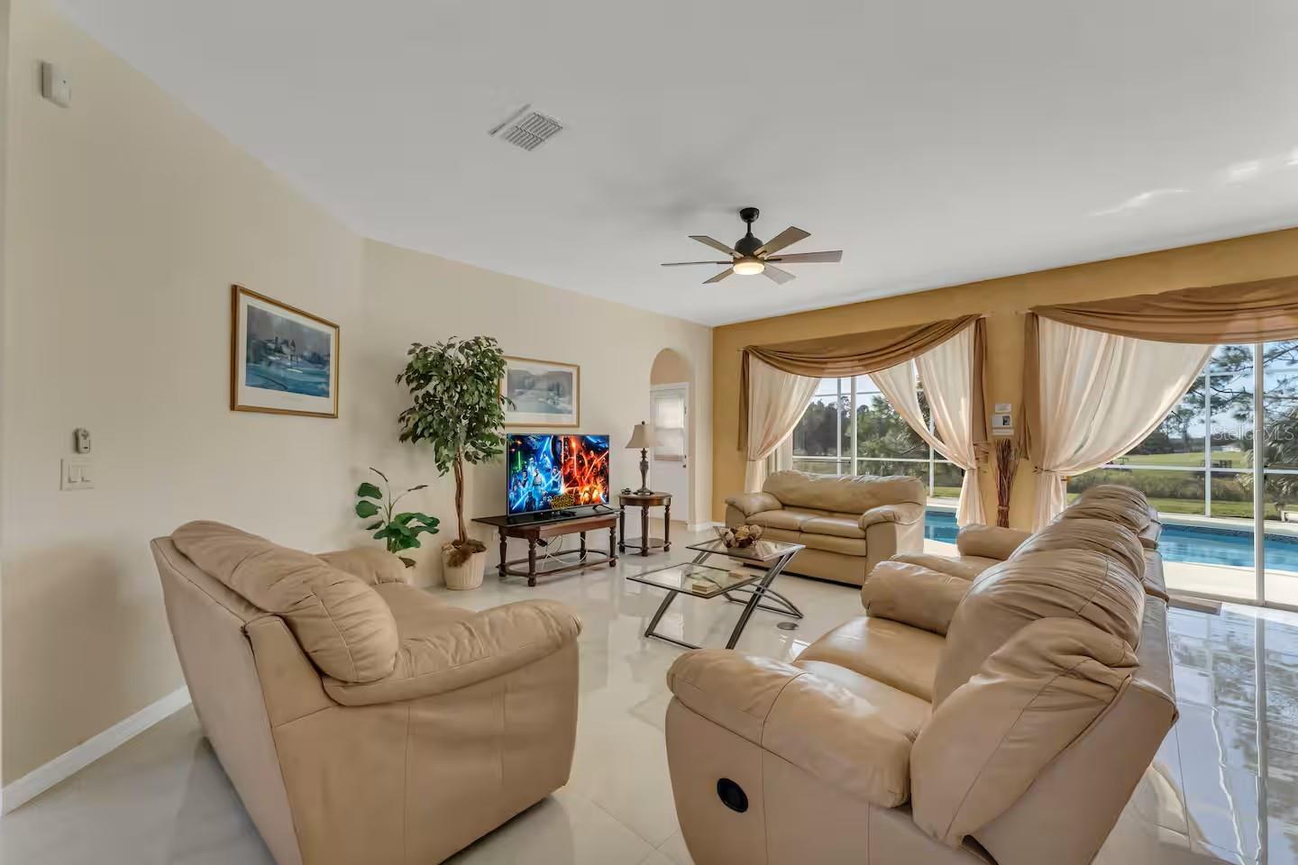 Image 6 of 45 For 127 Hampton Drive