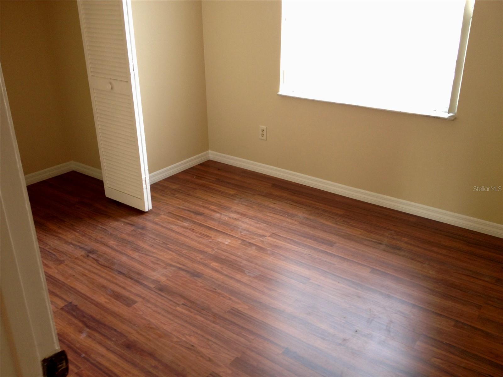 Image 3 of 7 For 2526 Oak Hollow Drive