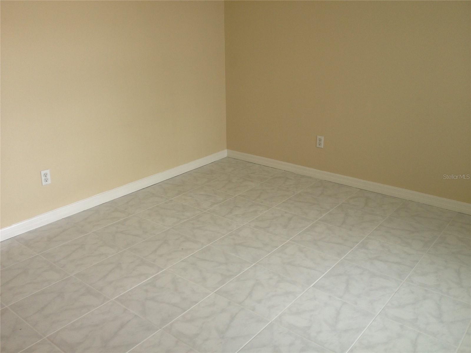 Image 6 of 7 For 2526 Oak Hollow Drive