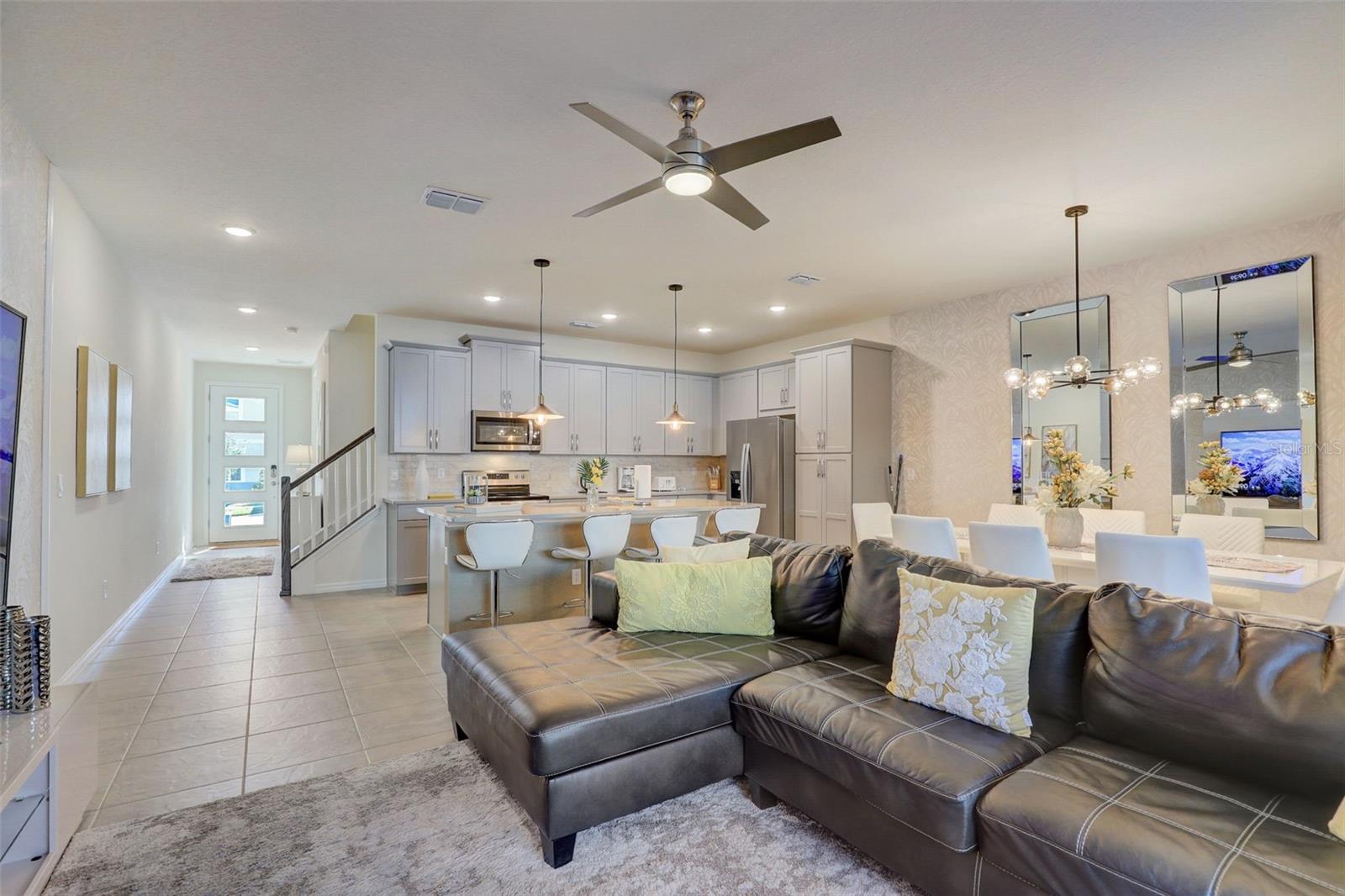 Image 16 of 62 For 1842 Tropical Palms Circle