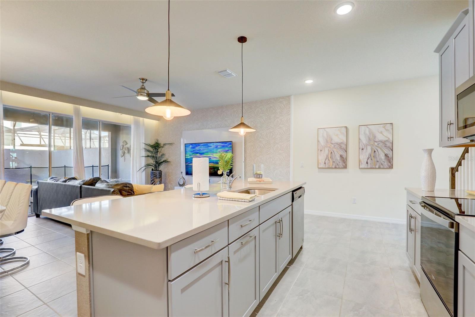 Image 19 of 62 For 1842 Tropical Palms Circle