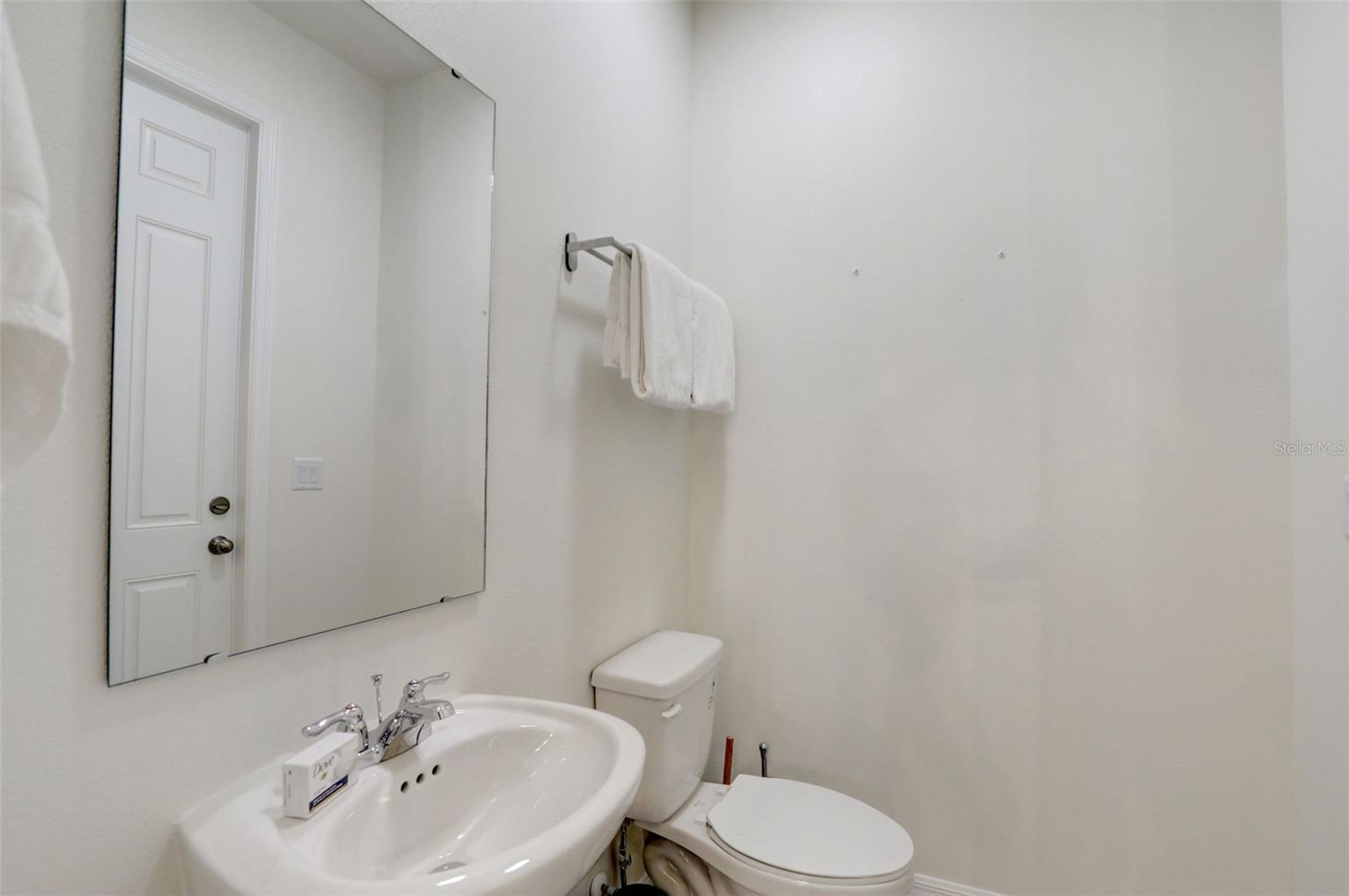 Image 21 of 62 For 1842 Tropical Palms Circle