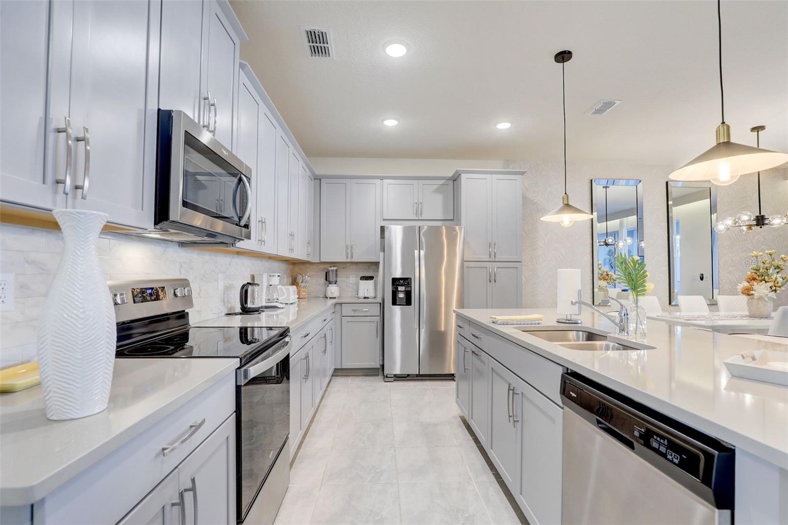 Image 23 of 62 For 1842 Tropical Palms Circle