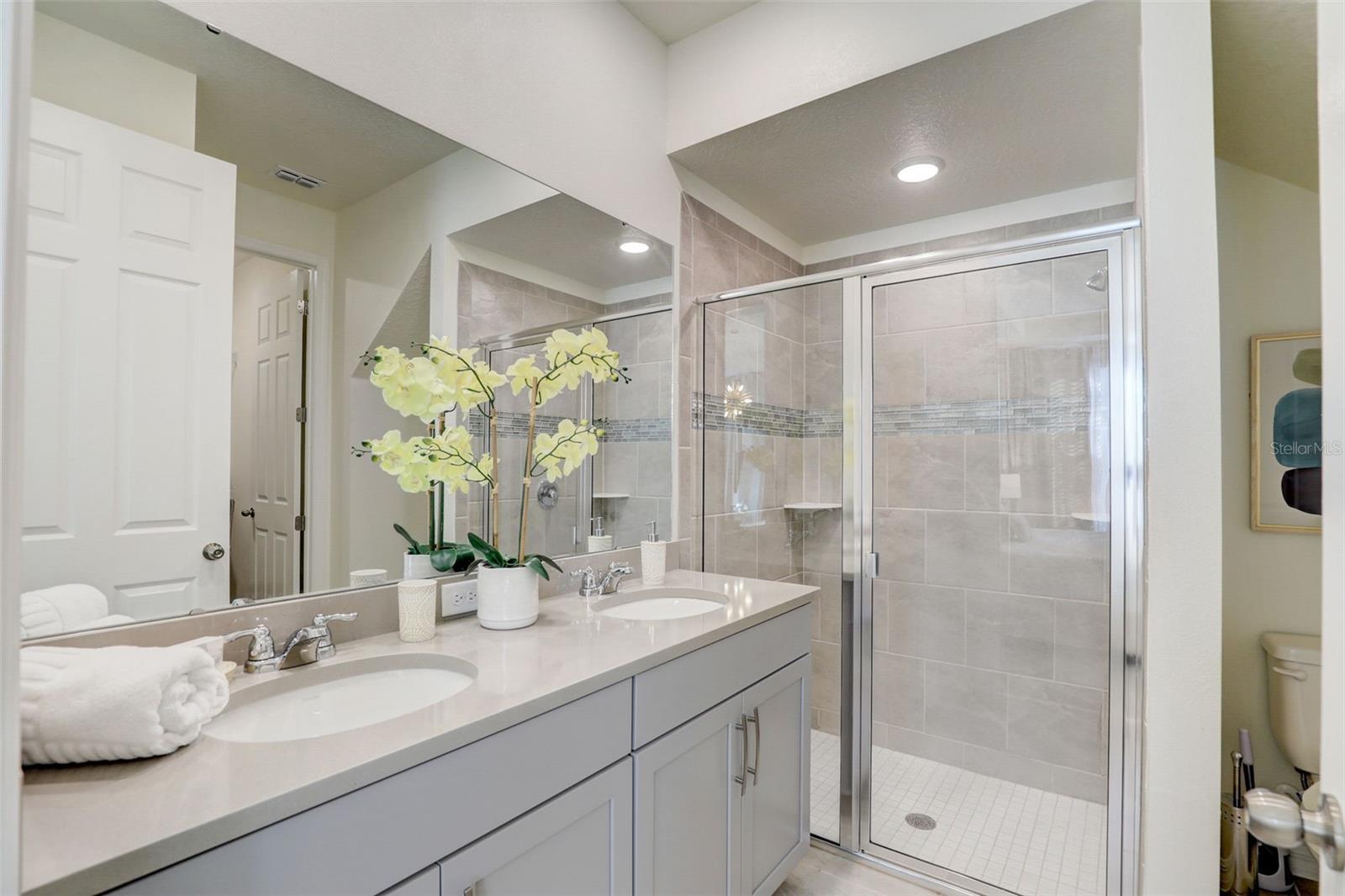 Image 28 of 62 For 1842 Tropical Palms Circle