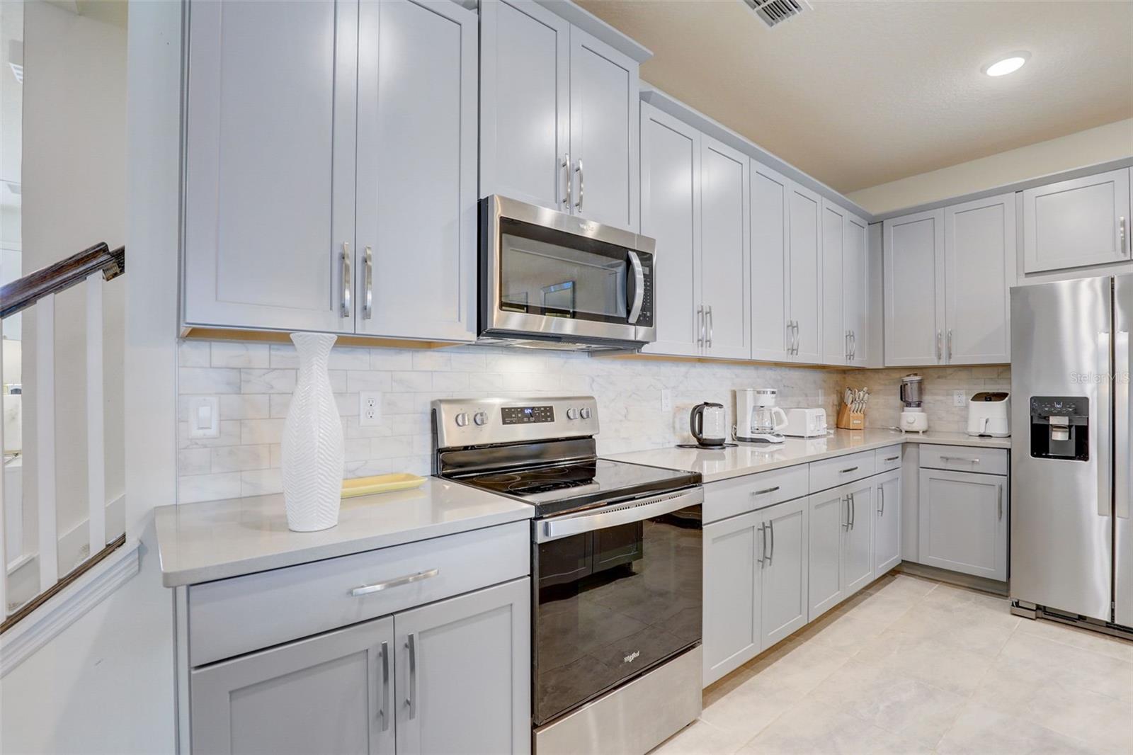 Image 3 of 62 For 1842 Tropical Palms Circle