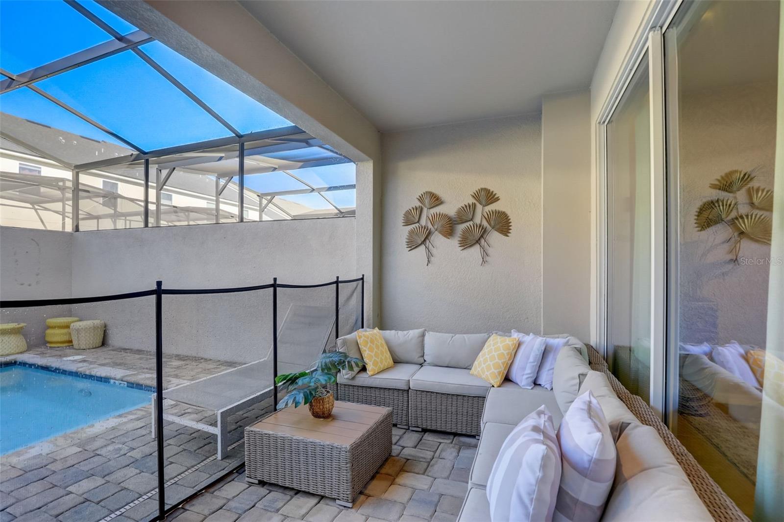 Image 32 of 62 For 1842 Tropical Palms Circle