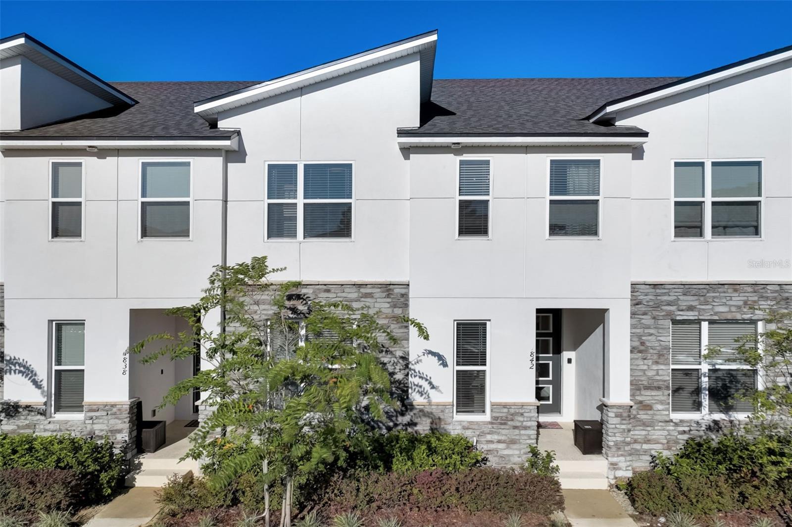 Image 33 of 62 For 1842 Tropical Palms Circle