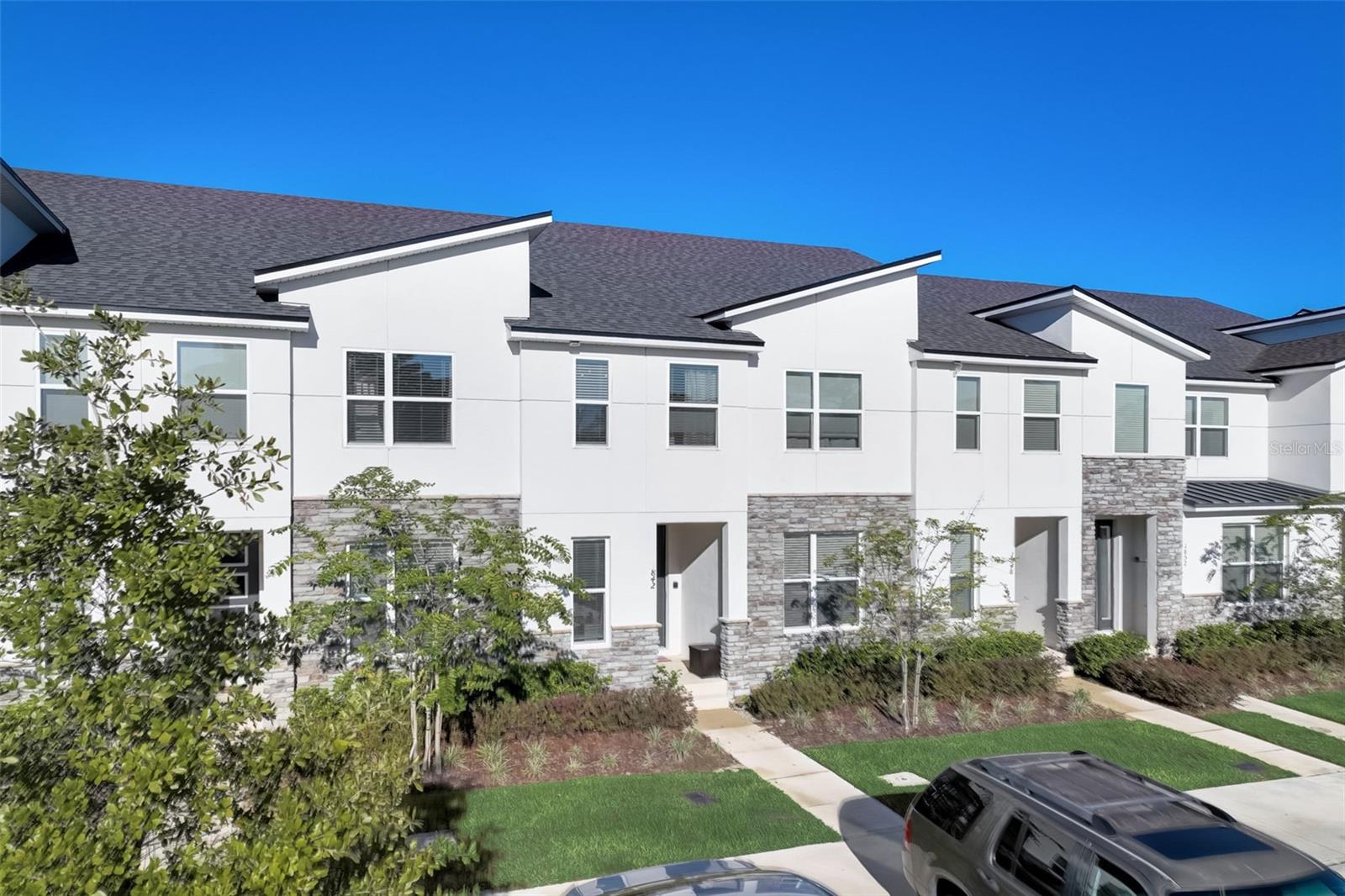 Image 44 of 62 For 1842 Tropical Palms Circle