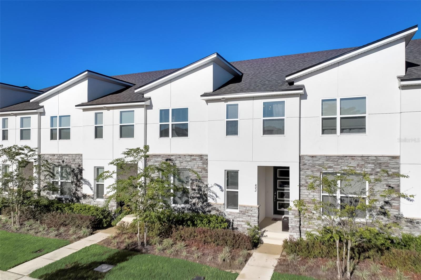 Image 59 of 62 For 1842 Tropical Palms Circle