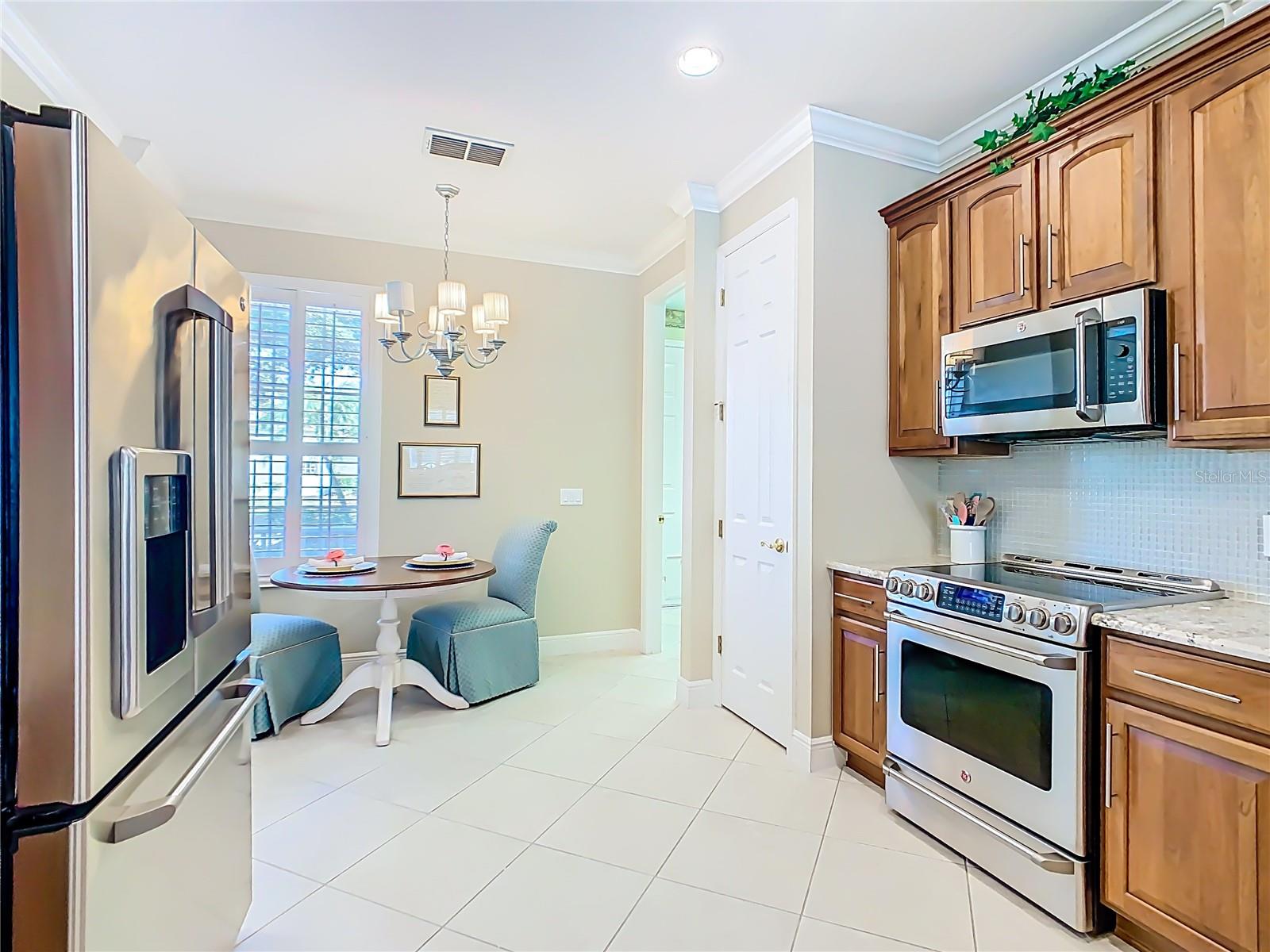 Image 19 of 73 For 270 Addison Drive