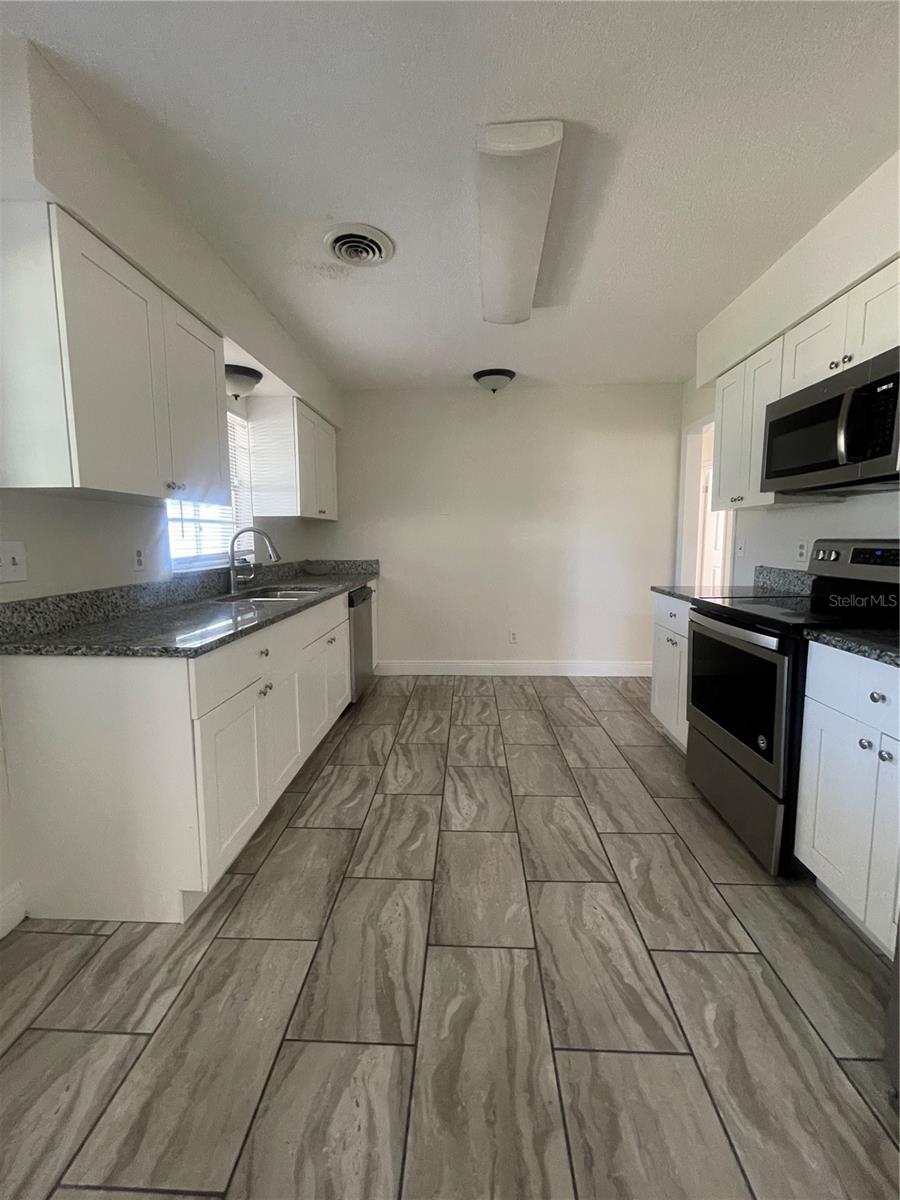 Image 4 of 10 For 2415 Caribbean Court