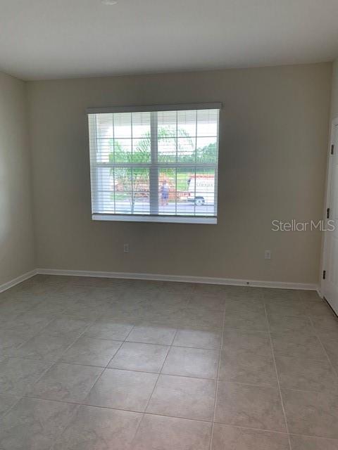 Image 12 of 35 For 16452 Champlain Street