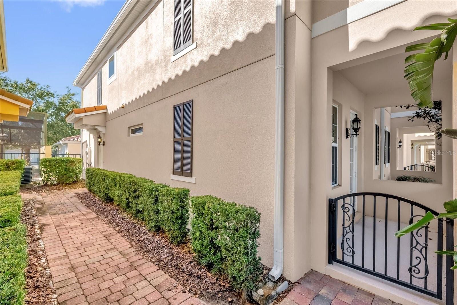 Image 30 of 50 For 11932 Lorenza Lane