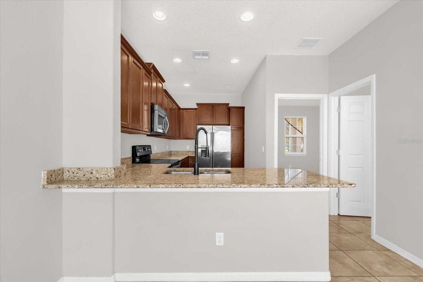 Image 4 of 50 For 11932 Lorenza Lane