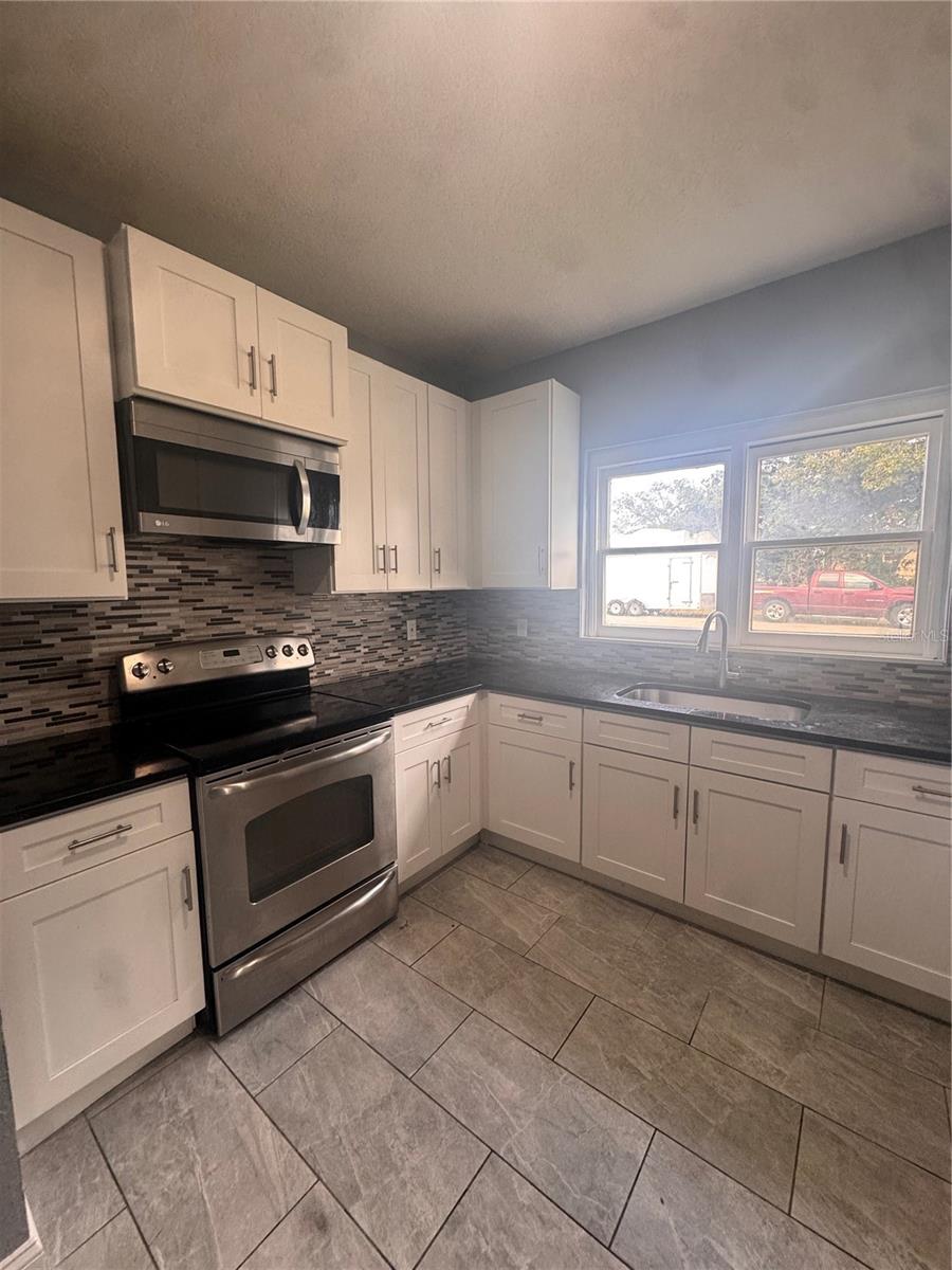 Image 6 of 22 For 353 Ferndale Avenue