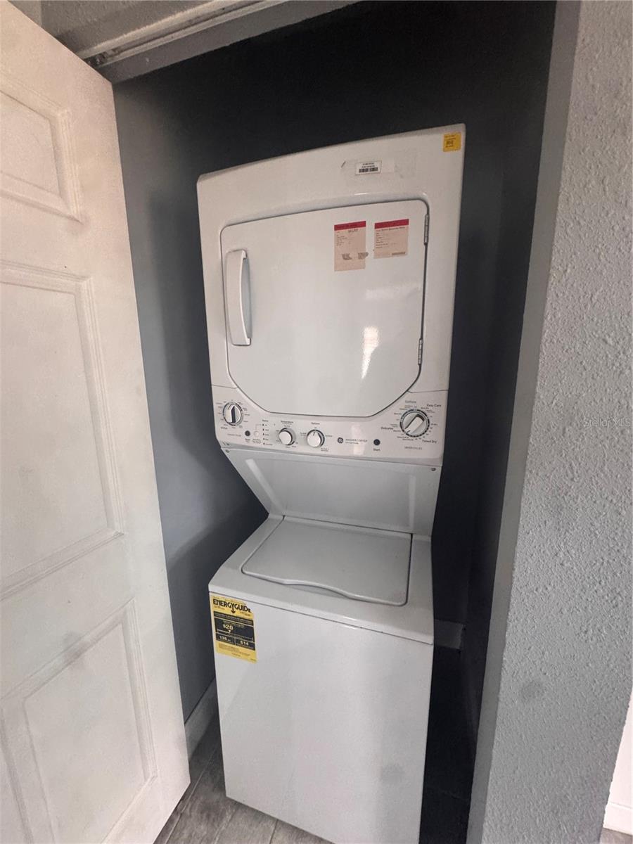 Image 7 of 22 For 353 Ferndale Avenue