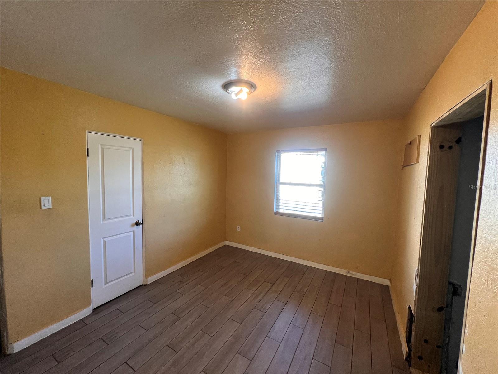 Image 13 of 51 For 1724 Riley Avenue