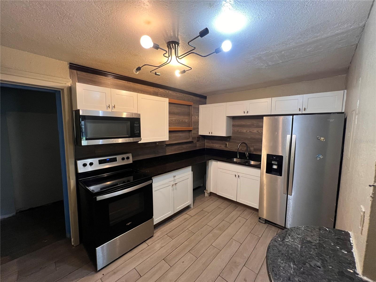 Image 23 of 51 For 1724 Riley Avenue