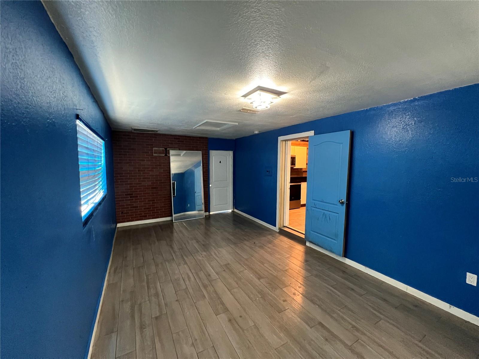 Image 26 of 51 For 1724 Riley Avenue