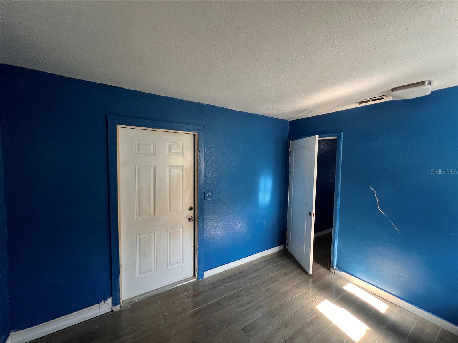 Image 31 of 51 For 1724 Riley Avenue