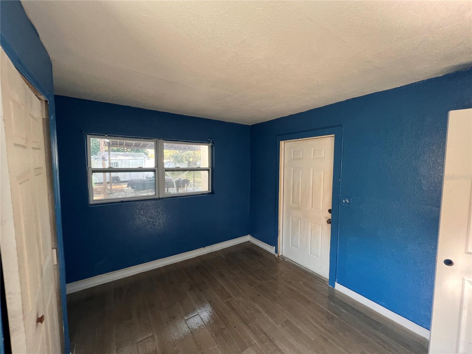 Image 32 of 51 For 1724 Riley Avenue