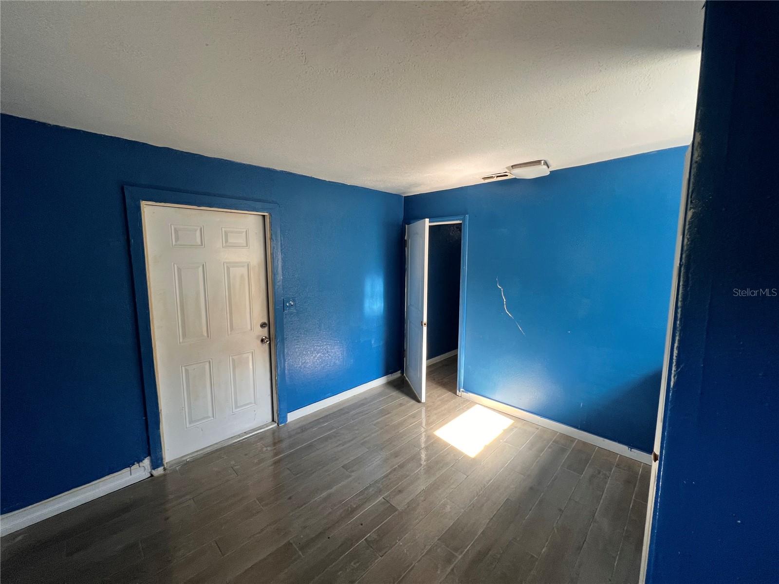 Image 33 of 51 For 1724 Riley Avenue