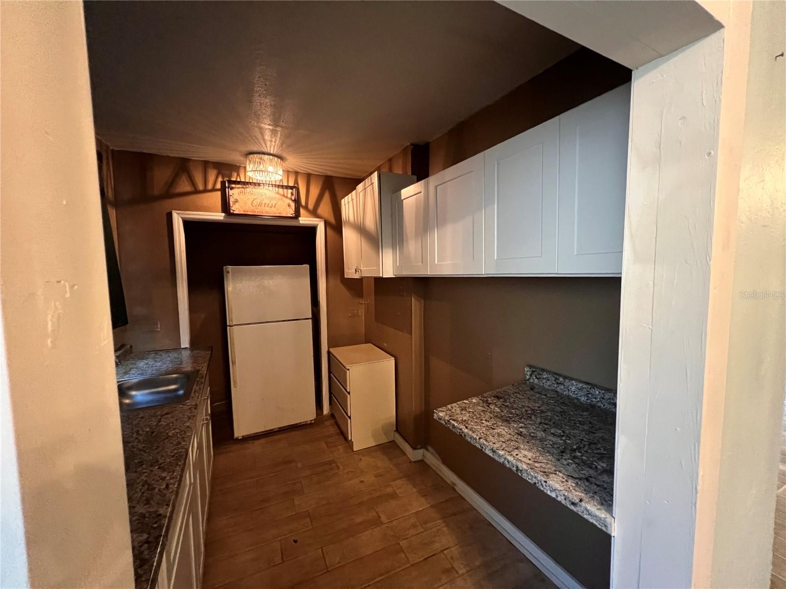 Image 36 of 51 For 1724 Riley Avenue