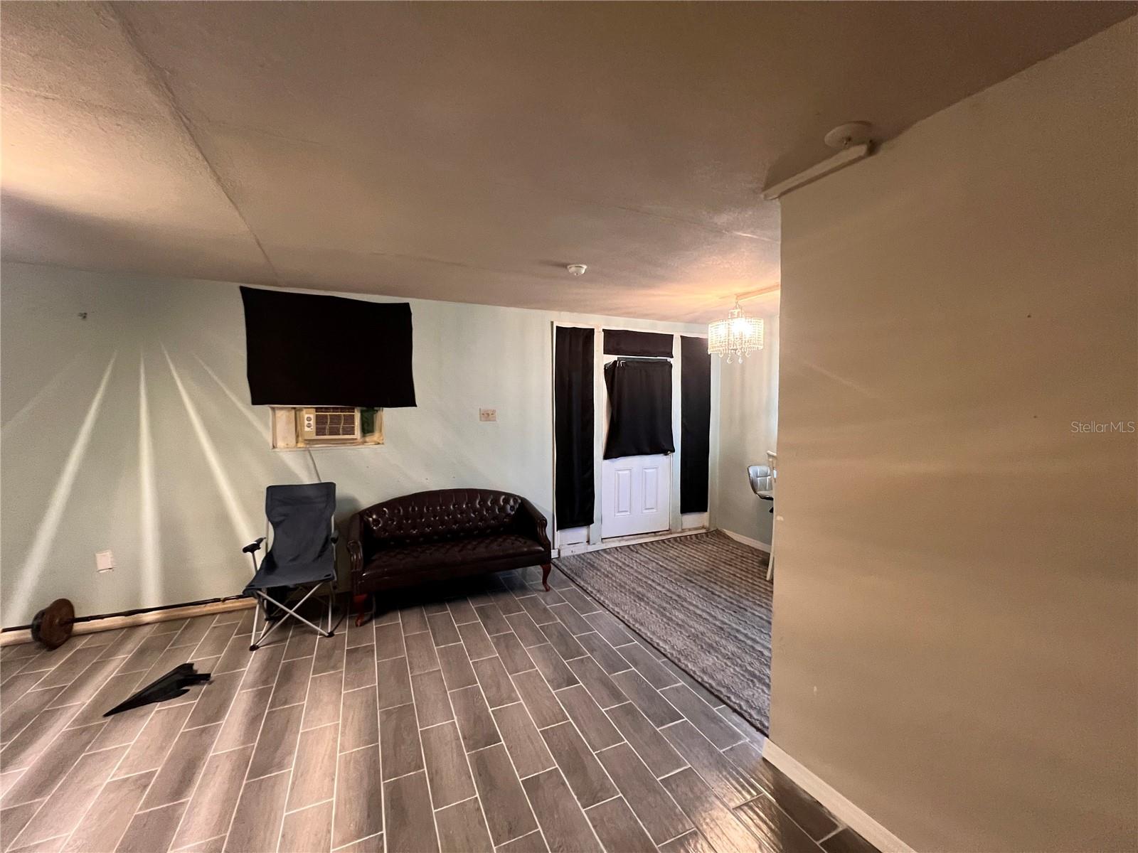 Image 38 of 51 For 1724 Riley Avenue