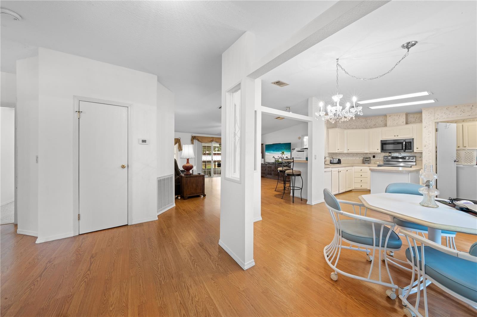 Image 7 of 53 For 545 Horizon Drive