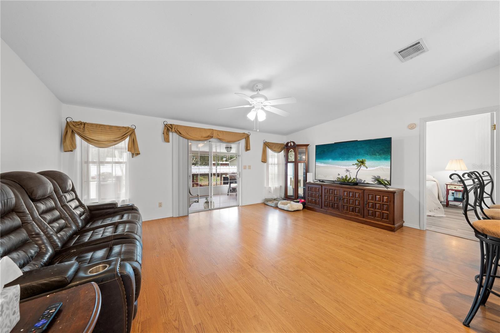 Image 9 of 53 For 545 Horizon Drive