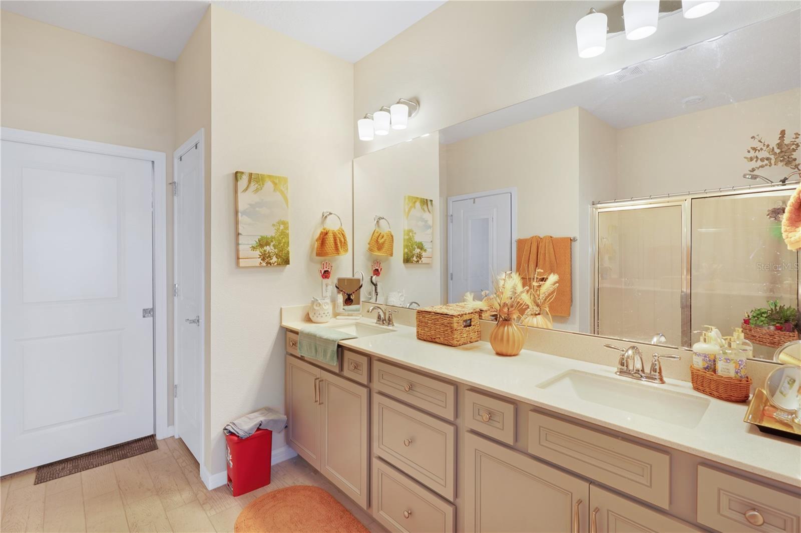 Image 15 of 17 For 1881 Spring Shower Circle