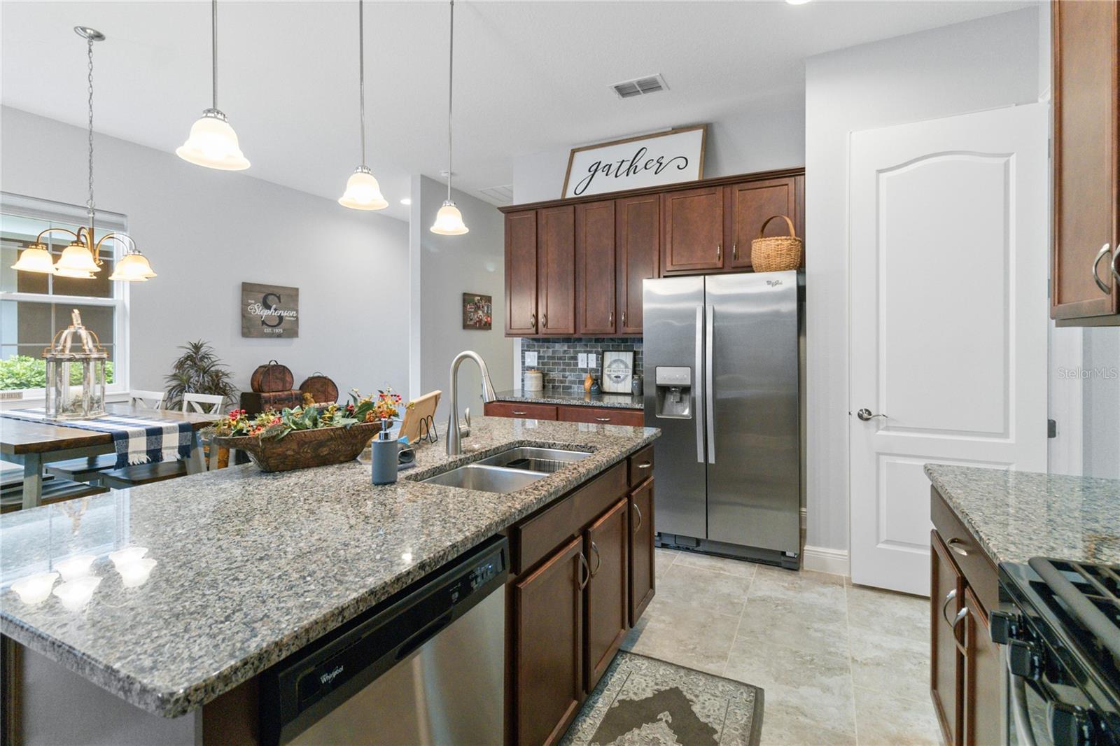 Image 26 of 62 For 2487 Yellow Brick Road