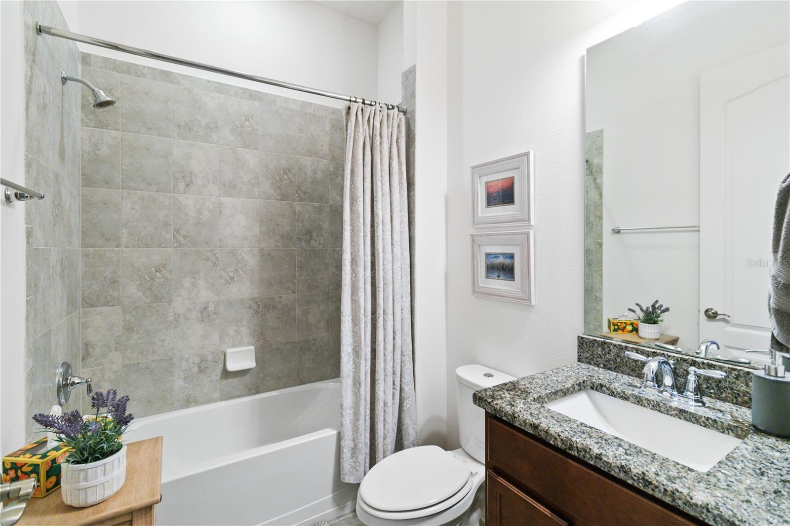 Image 38 of 62 For 2487 Yellow Brick Road