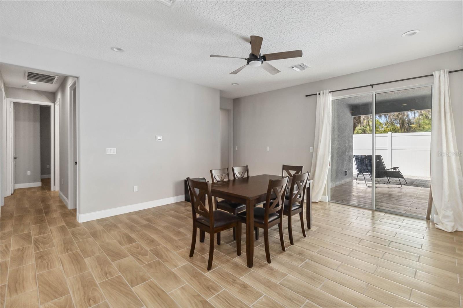 Image 10 of 14 For 6592 Taxiway Circle