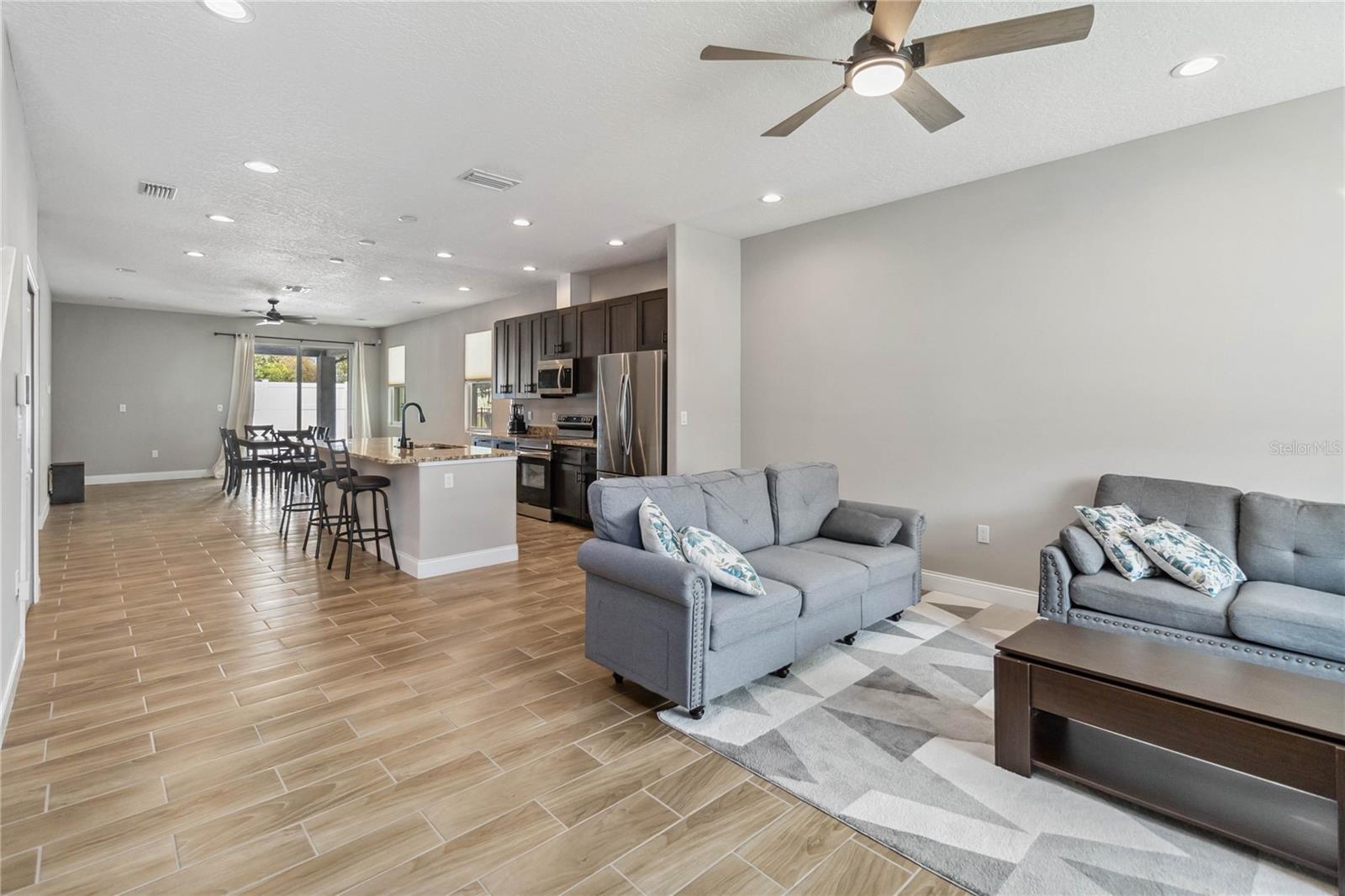 Image 13 of 14 For 6592 Taxiway Circle