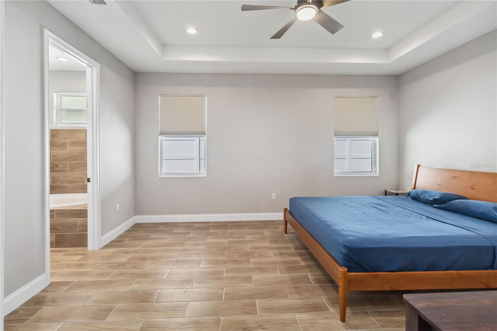 Image 9 of 14 For 6592 Taxiway Circle