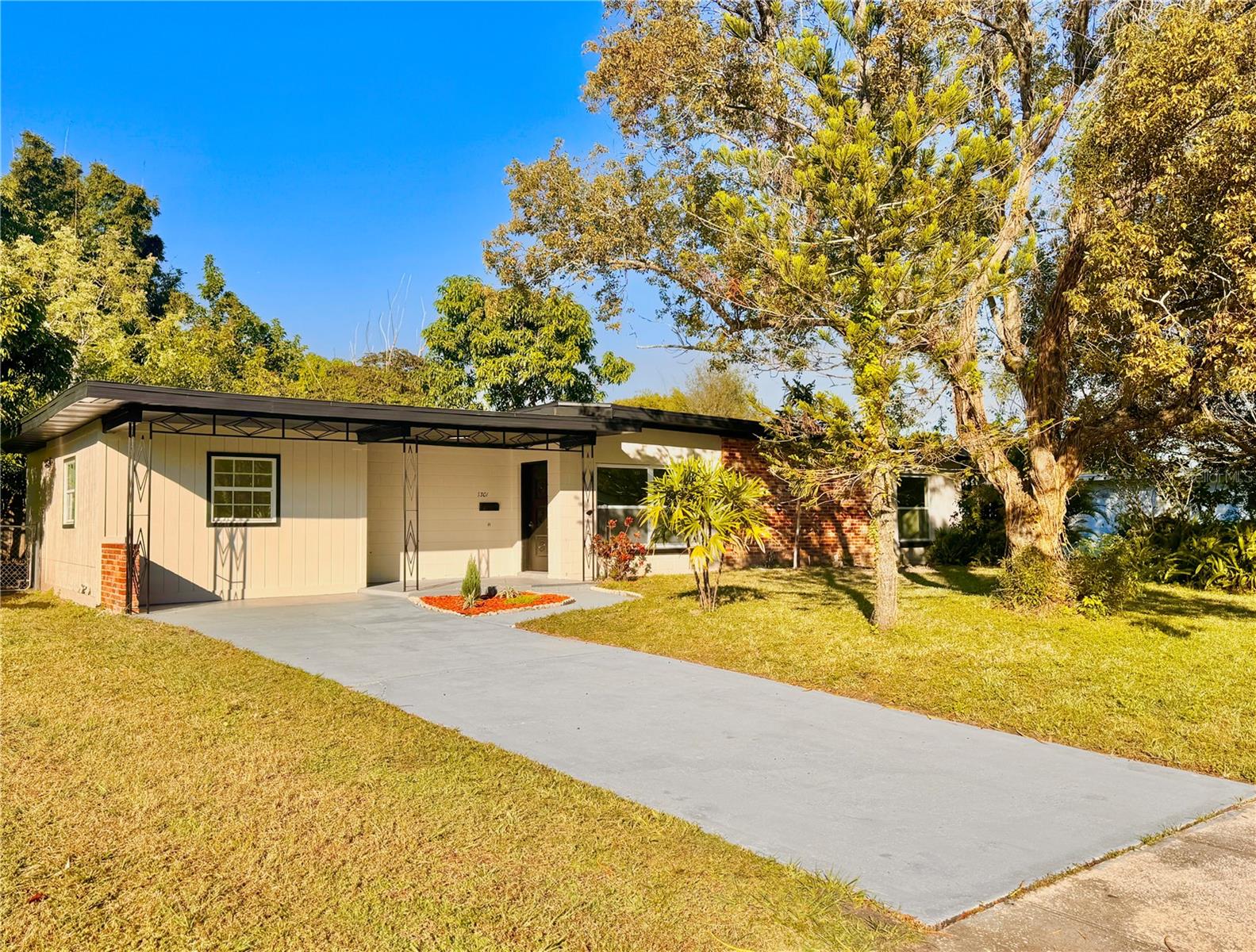 Image 2 of 21 For 1301 Malone Drive