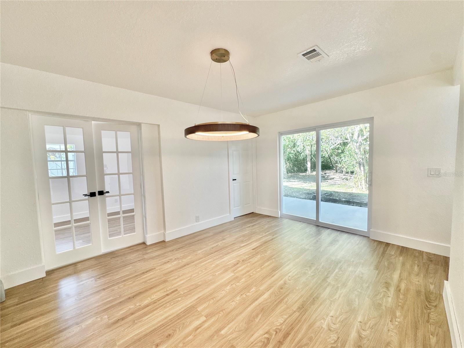 Image 9 of 21 For 1301 Malone Drive