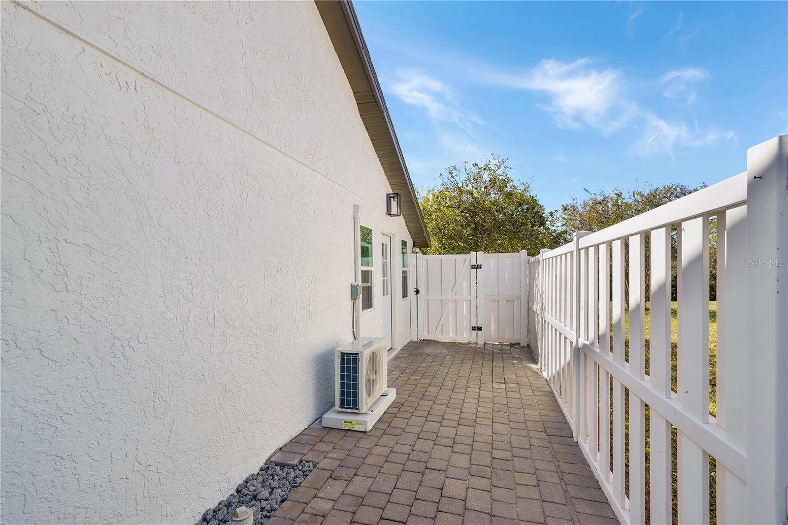 Image 2 of 8 For 12826 Illinois Woods Lane