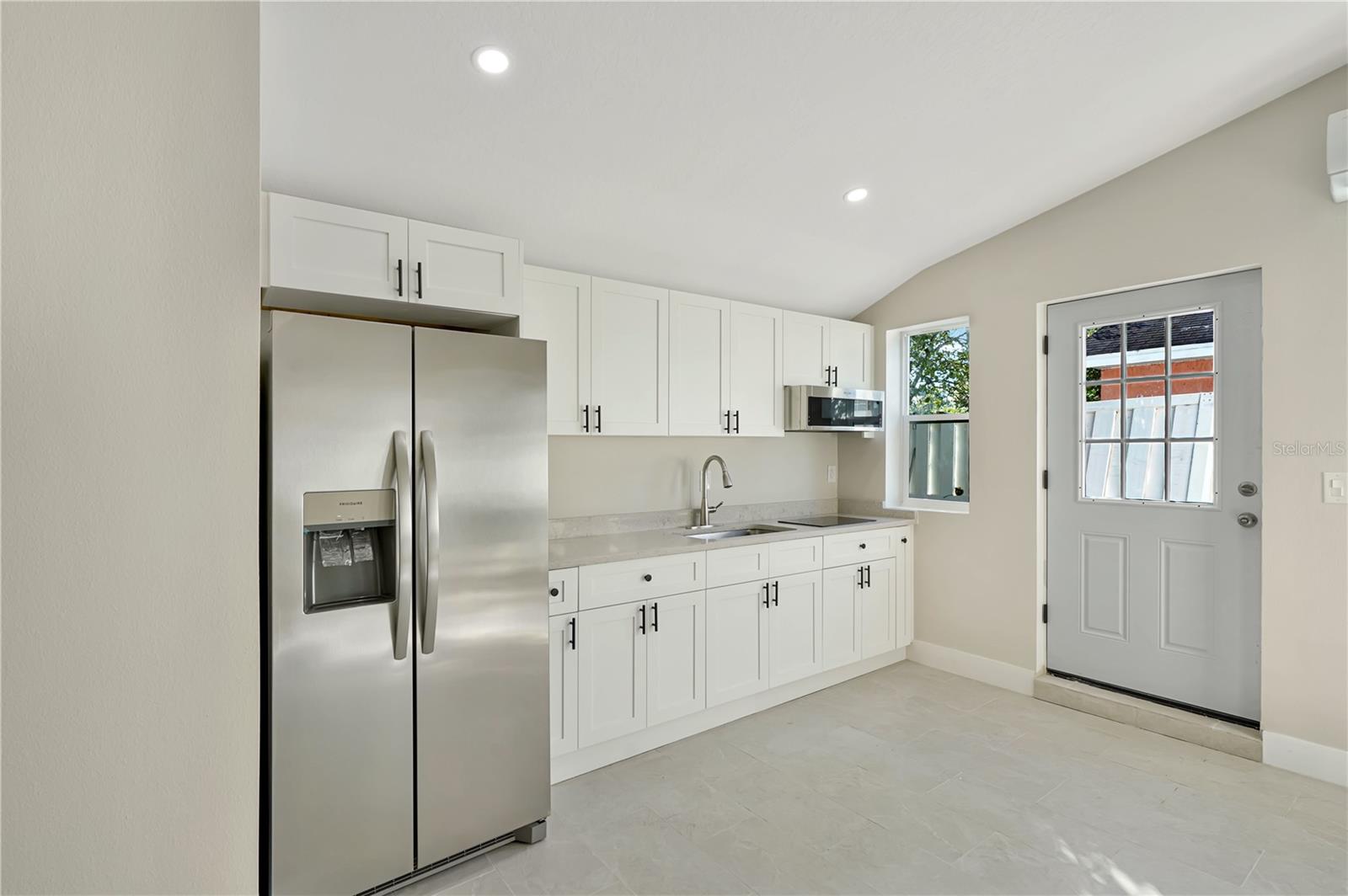 Image 3 of 8 For 12826 Illinois Woods Lane