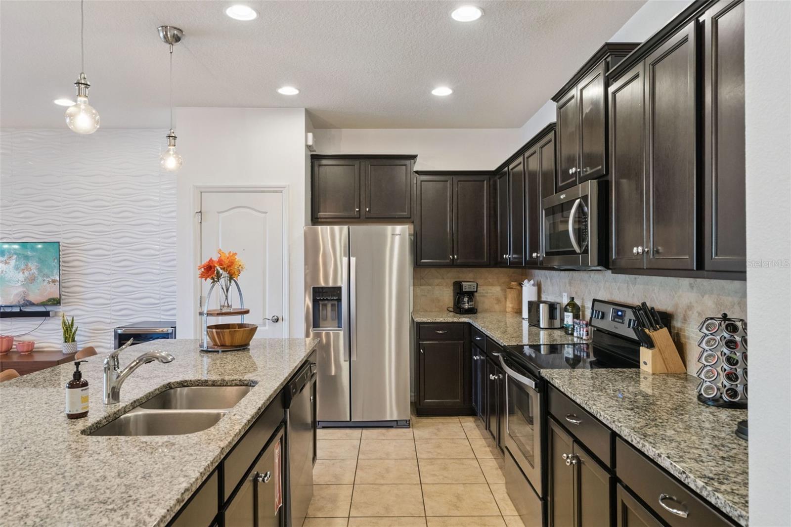 Image 14 of 45 For 8891 Geneve Court