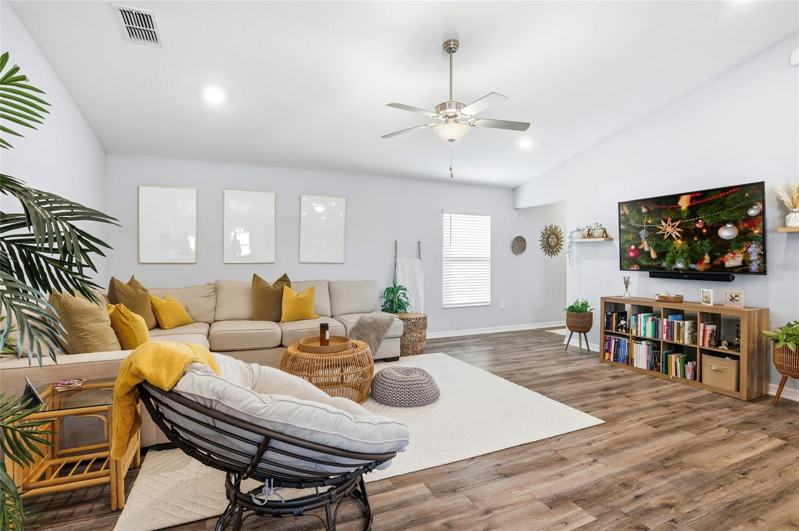 Image 10 of 37 For 128 Foxtail Loop