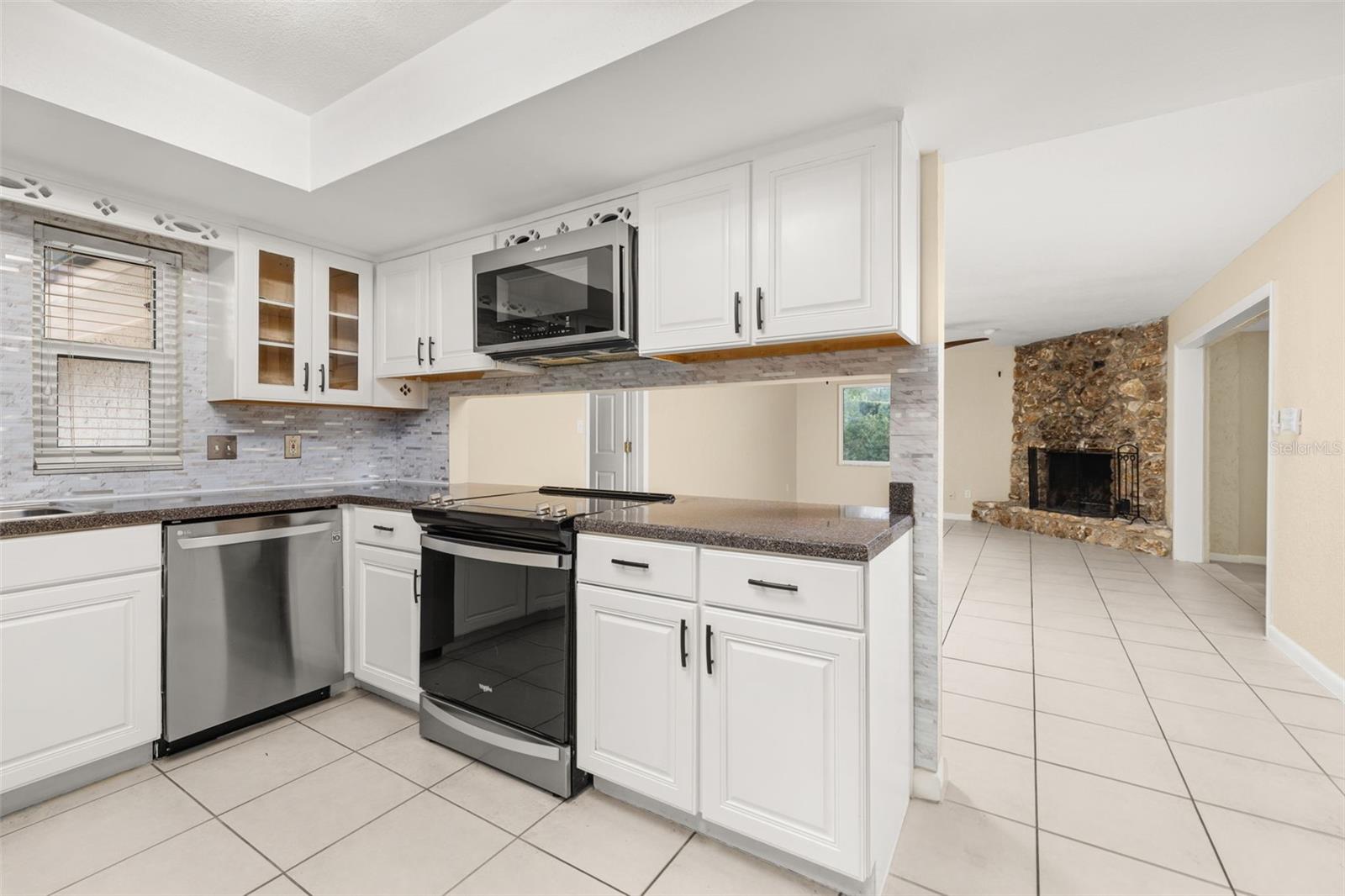 Image 15 of 93 For 204 Blue Lake Drive