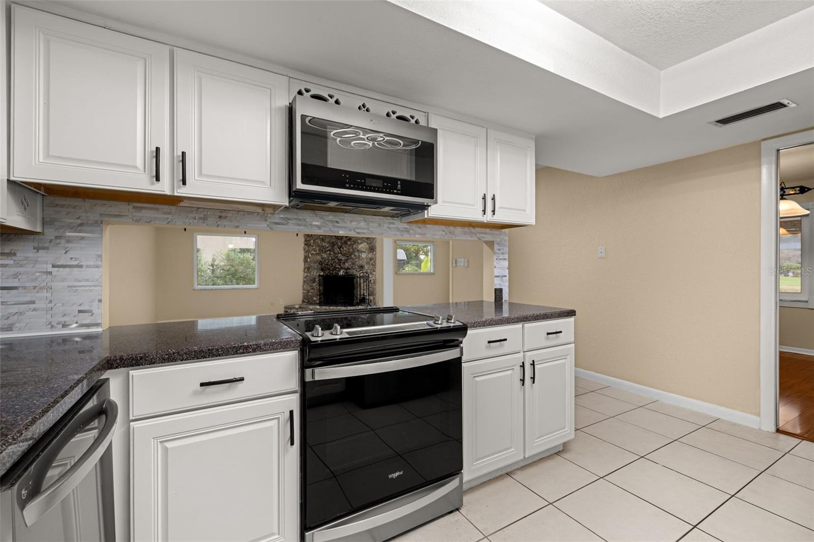 Image 16 of 93 For 204 Blue Lake Drive