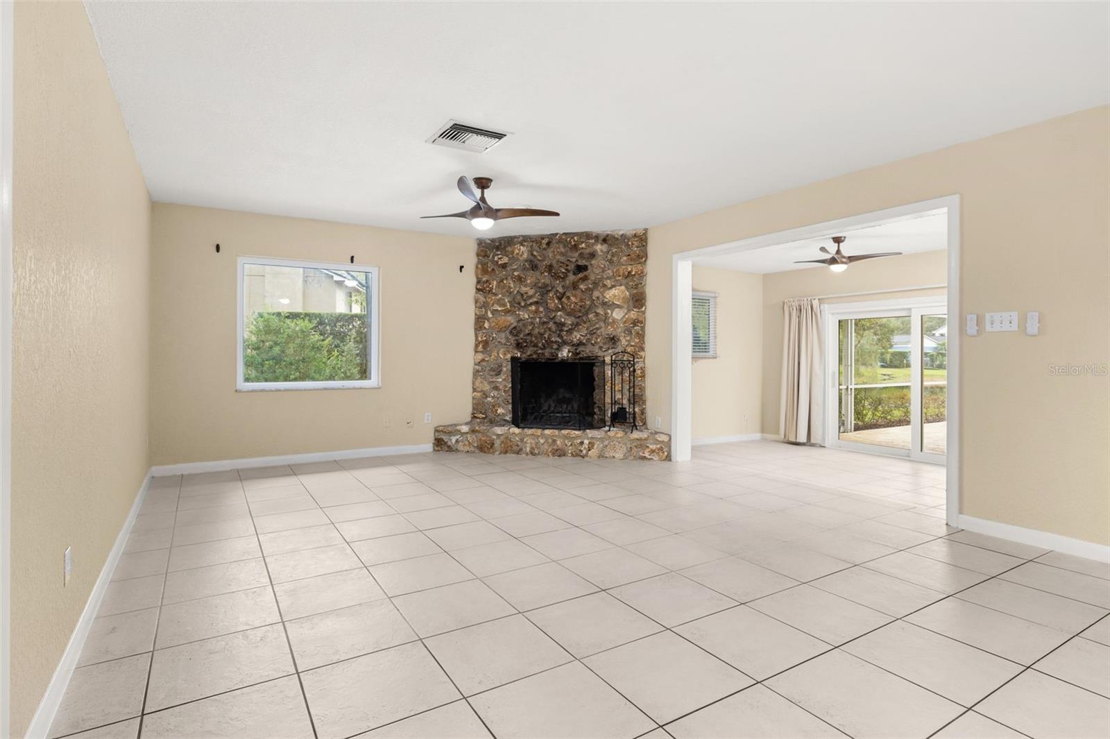 Image 17 of 93 For 204 Blue Lake Drive