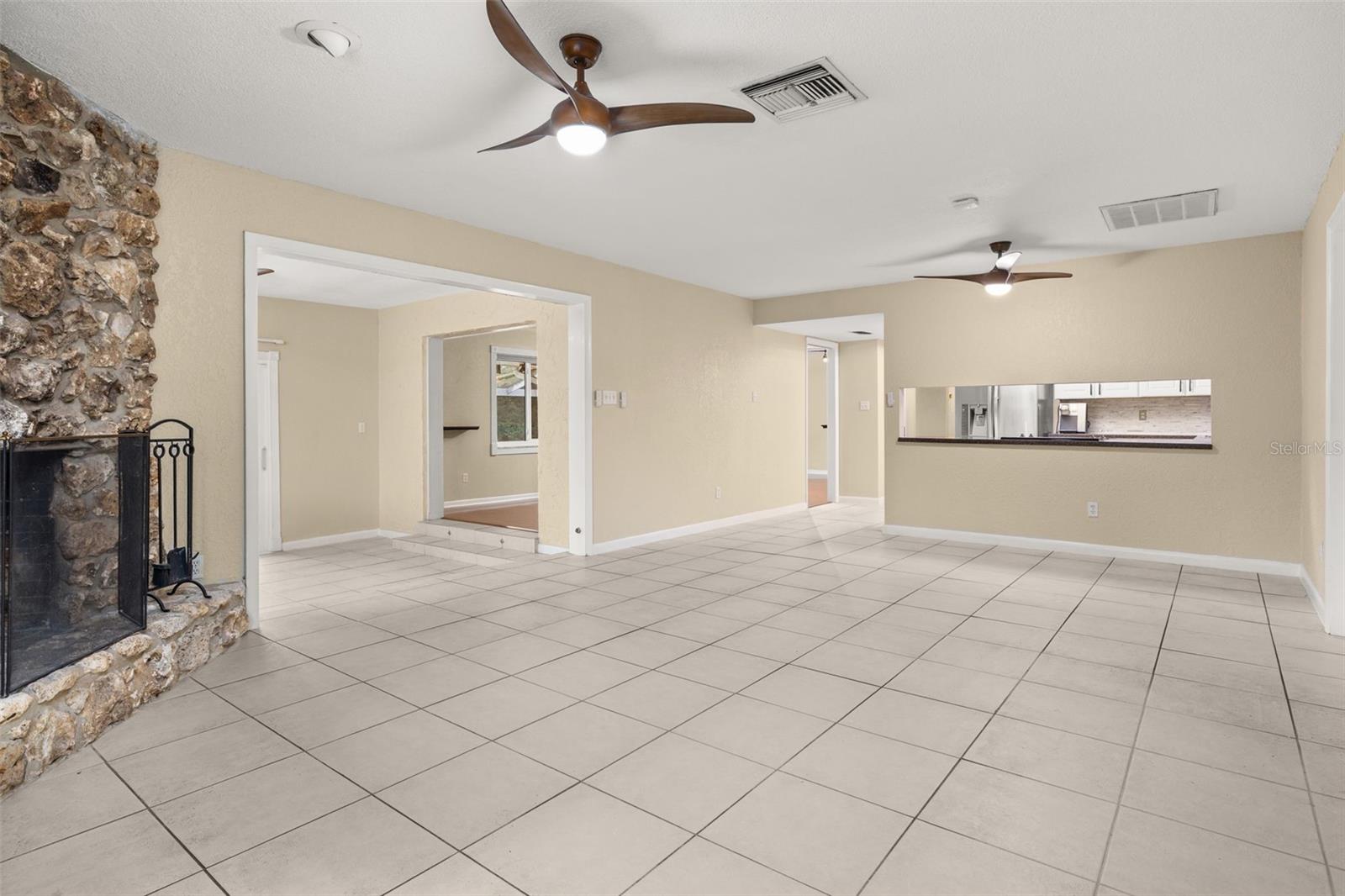 Image 18 of 93 For 204 Blue Lake Drive