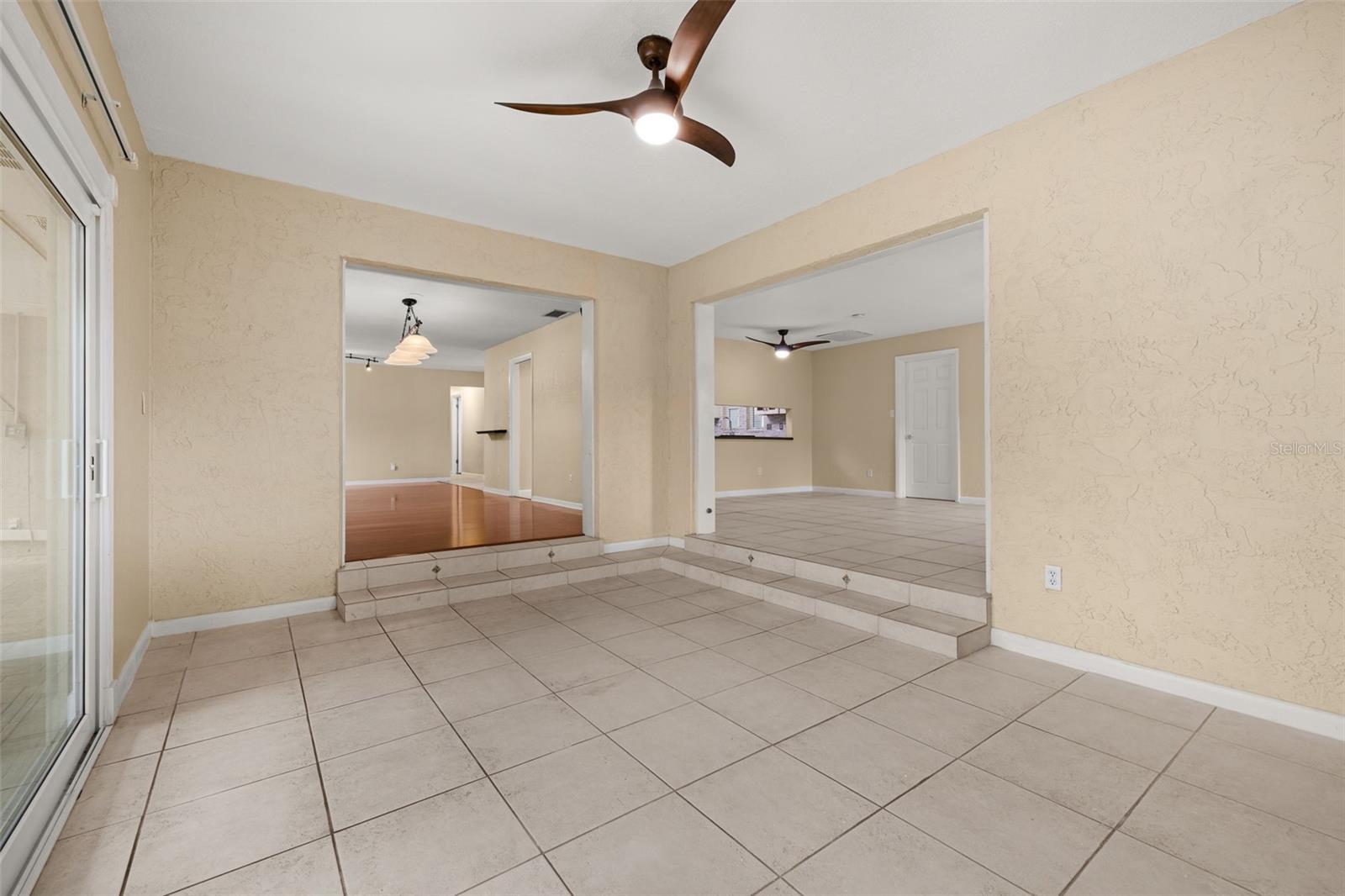 Image 22 of 93 For 204 Blue Lake Drive